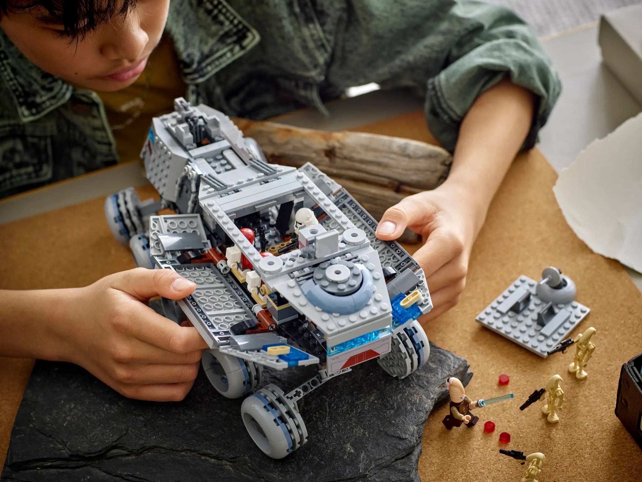 Lego_75413_12_2048x.jpg?v=